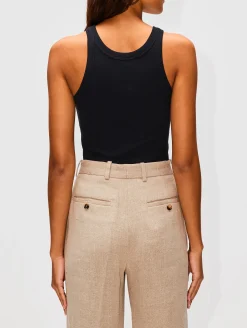 Curved Rib Tank