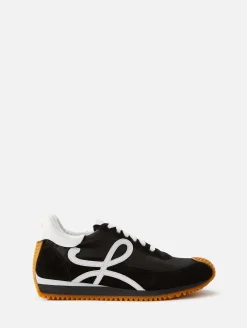 Flow Runner Sneaker