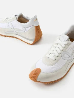Flow Runner Sneaker