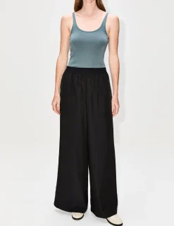 Slim Scoop Tank