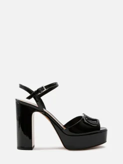V Logo Signature Sandal