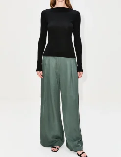 Wide Leg Pleat Pant